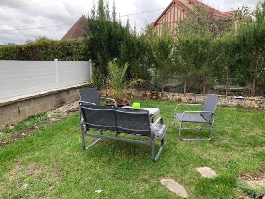 Maisonette Avec Jardin Evreux Bagian luar foto
